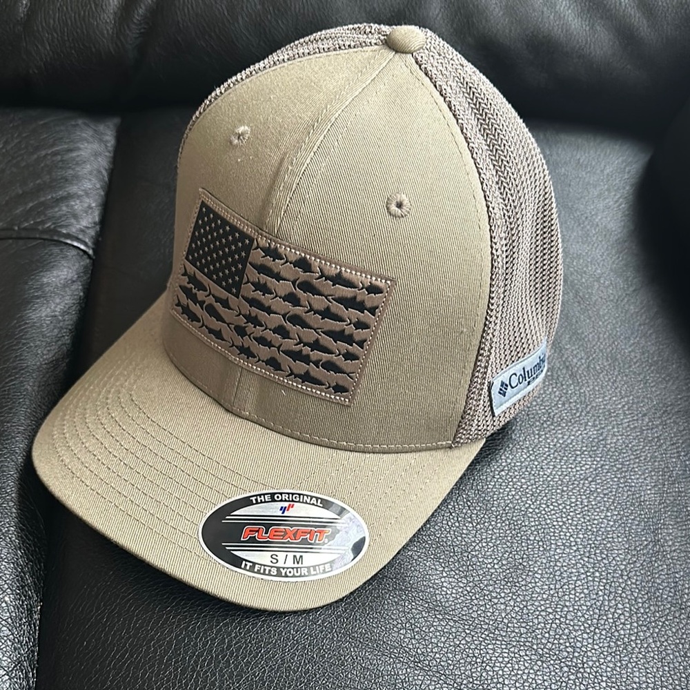 Columbia Khaki Flexfit Hat with Fish Flag